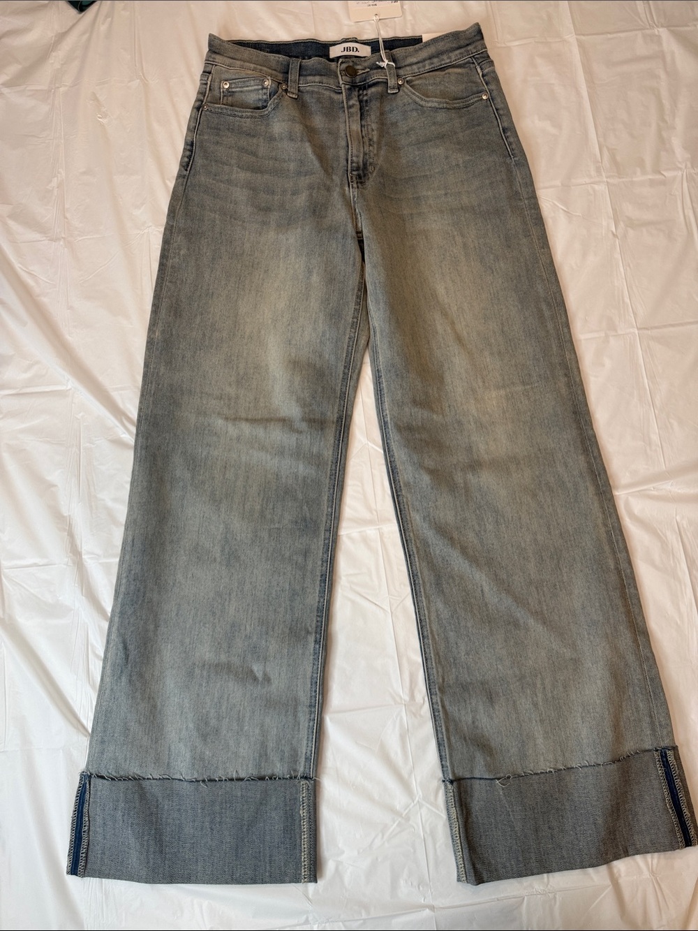 Wide-Leg Light Blue Jeans with Cuffed Hem